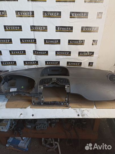 8200587060 консоль панель торпеда renault kangoo