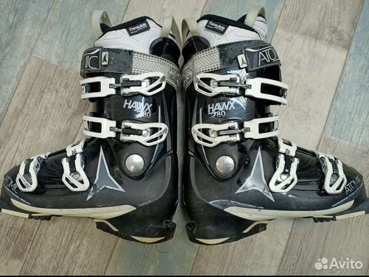 Горнолыжные ботинки atomic