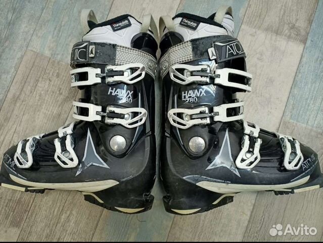 Горнолыжные ботинки atomic