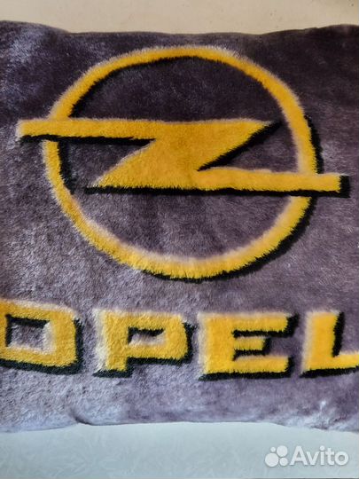 Подушка с логотипом Opel (32/30см)