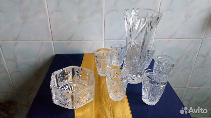 Хрустальные ваза, икорница, рюмки СССР