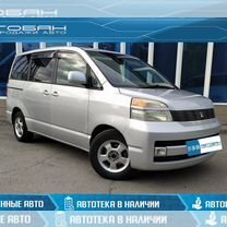 Toyota Voxy 2.0 AT, 2003, 470 000 км, с пробегом, цена 950 000 руб.