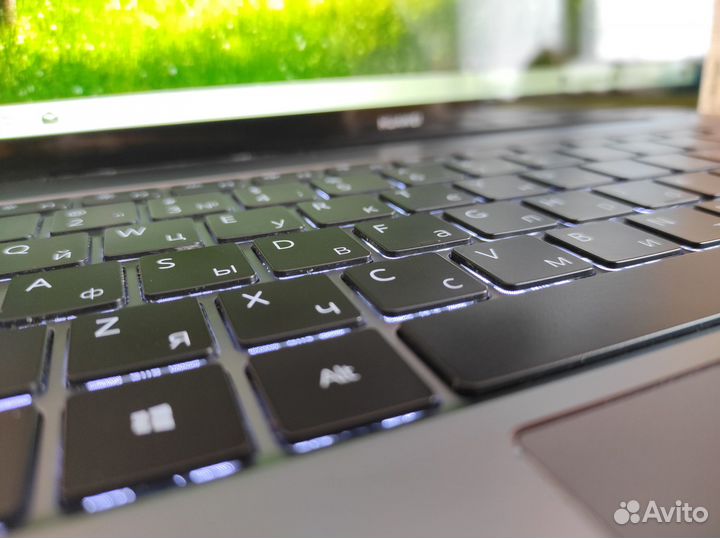 Современный Huawei 13 Ryzen 7 3700 + 16Gb + 2K IPS