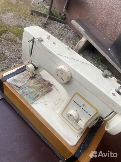 Швейная машина Чайка 132 М