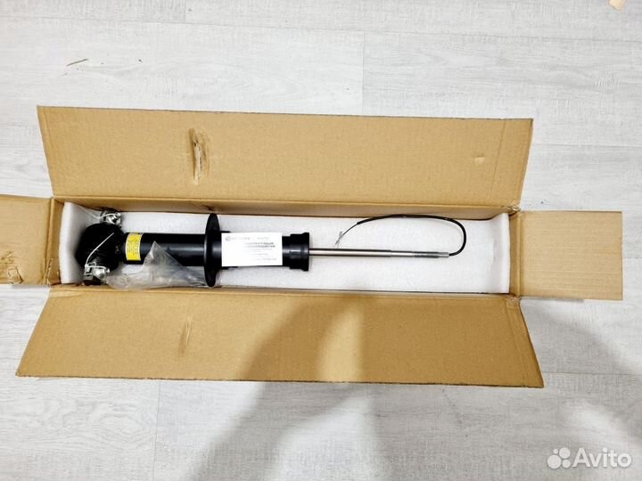 Амортизатор передний Кадилак K2XL новый