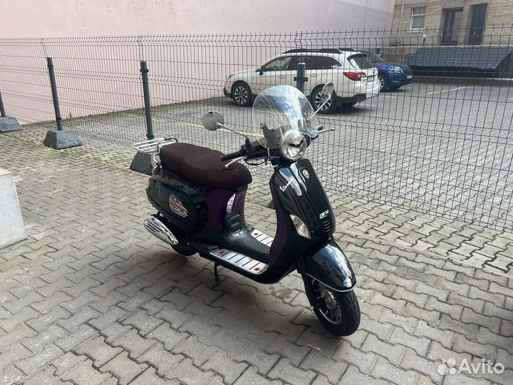 Ретро скутер копия Vespa LX