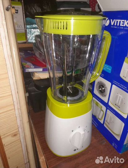 Блендер с чашей vitek