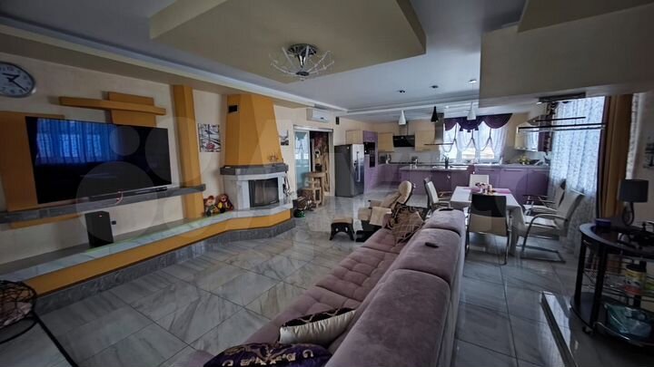 Дом 700 м² на участке 20 сот.