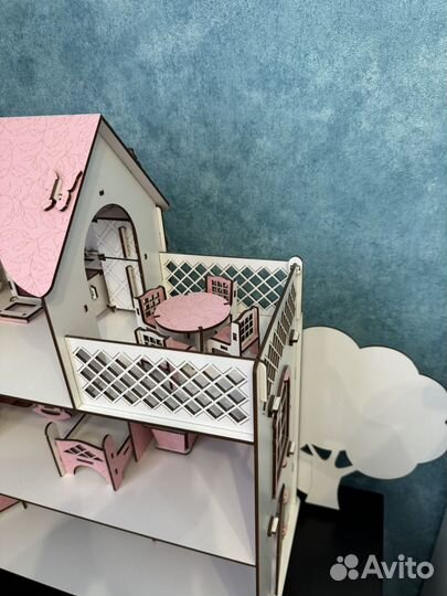 Кукольный домик с мебелью деревянный