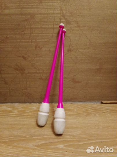 Булавы и мяч