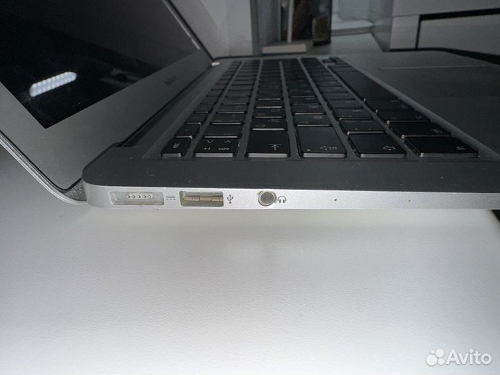 Apple macbook air 13 early 2015