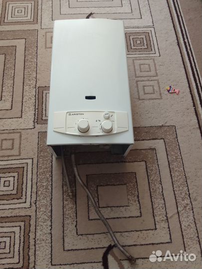 Водонагреватель газовой Ariston