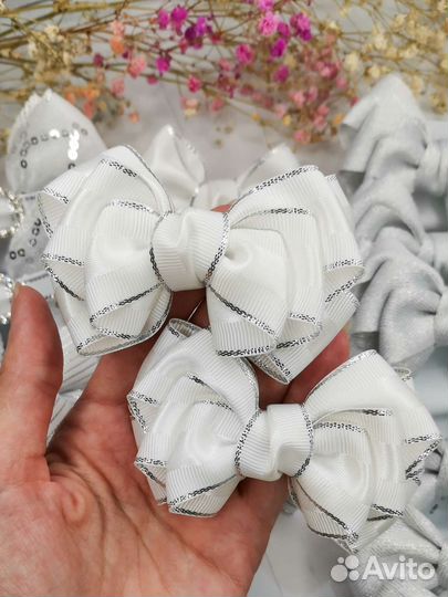 Белые бантики