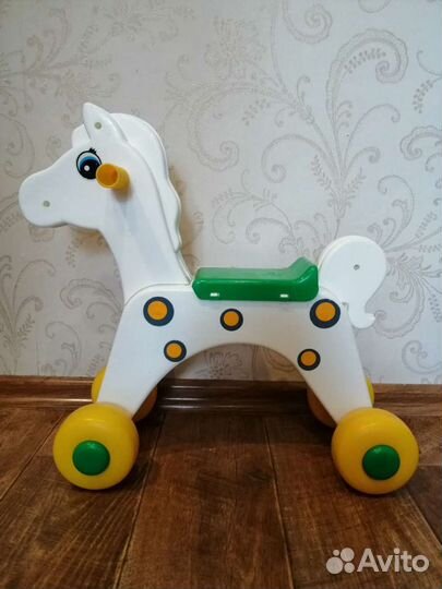 Лошадь игрушка