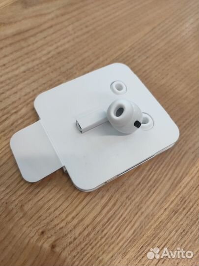 AirPods Pro новый правый наушник