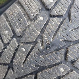 Nokian Tyres Hakkapeliitta 7 215/55 R17 98T