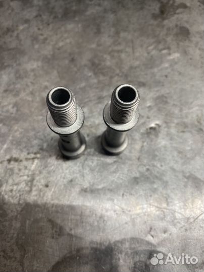 Пустотелый болт 01M