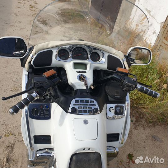 Honda GL 1800 gold wing