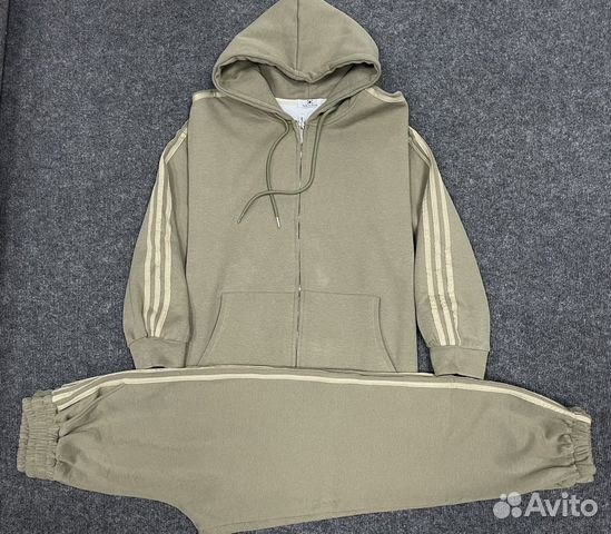 Костюм женский спортивный