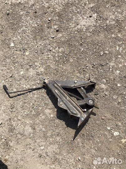 Домкрат винтовой