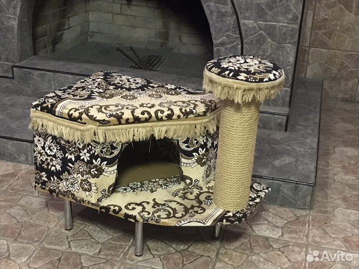 Домик для кошки с когтеточкой бу