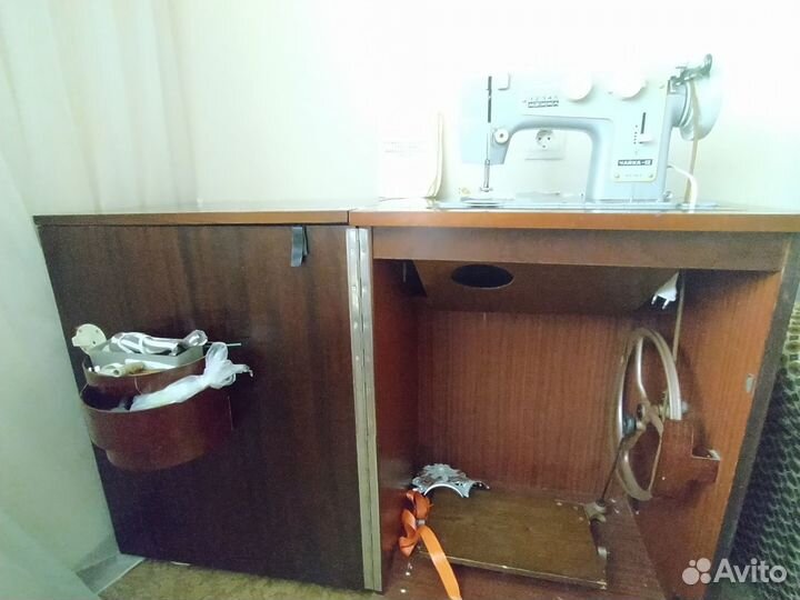 Швейная машинка Чайка 3