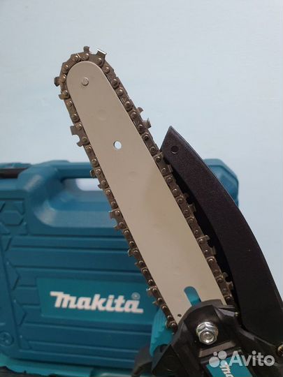 Цепная аккумуляторная пила makita