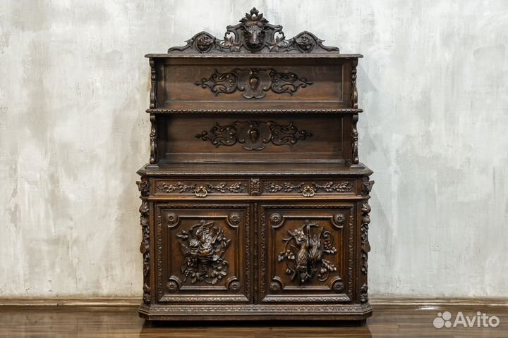 Антикварная охотничья десертница (буфет)