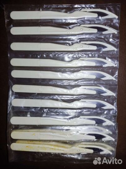 Скальпель остроконечный средний