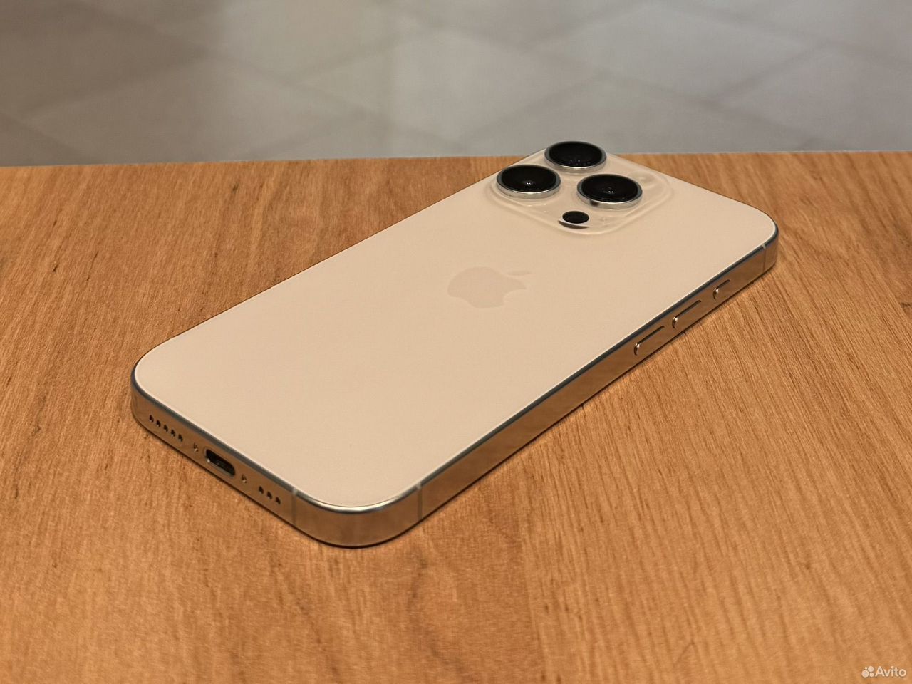 iPhone 16 Pro, 256 ГБ, SIM + eSIM