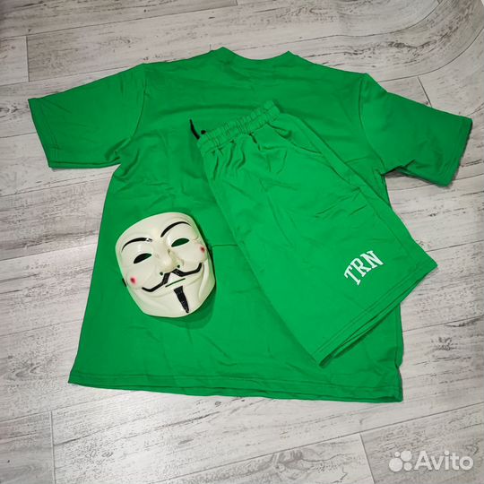 Мужские костюмы