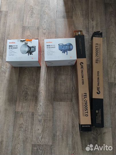 Комплект импульсного студийного света Godox