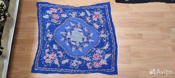 Всё в одни руки. платки из шёлка и др.материалов