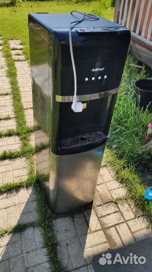 Кулер hotfrost 35an нерабочий. течет