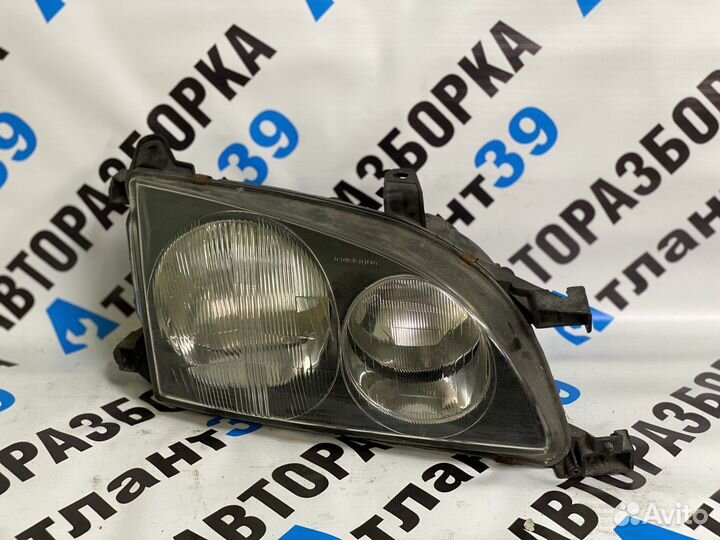 Фары на toyota avensis t 220