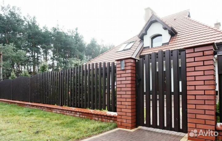 Забор из евроштакетника ,ворота качественно