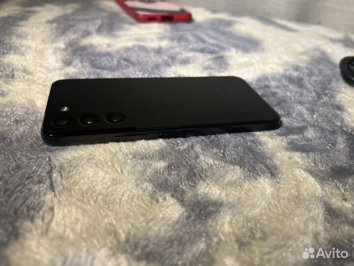 Samsung Galaxy S22, 8/256 ГБ