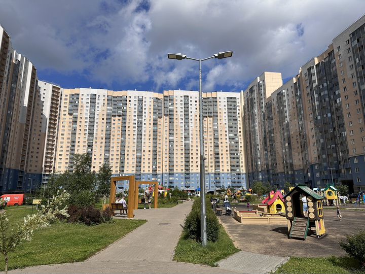2-к. квартира, 57 м², 8/25 эт.