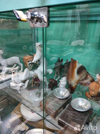 Статуэтки фарфоровые