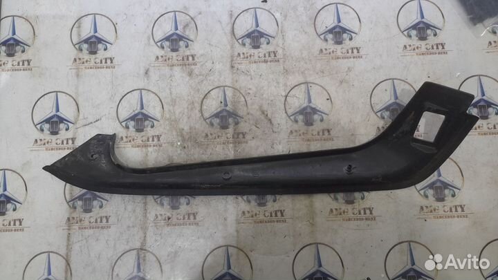 Накладка крышки багажника Прав. A2106930233