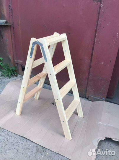 Лестница стремянка в аренду для фотосессий