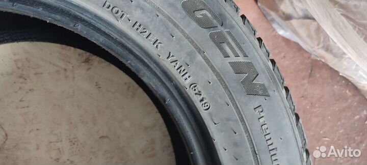 Kumho Crugen Premium KL33 235/60 R17 102J