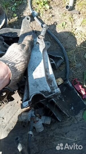 Кронштейн двигателя BMW 5 E34