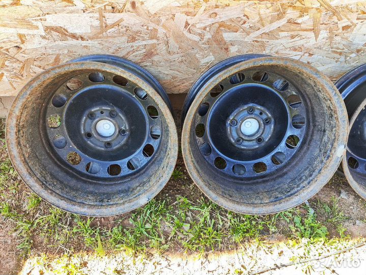 Диски штампы Volkswagen Passat Skoda Octavia R16