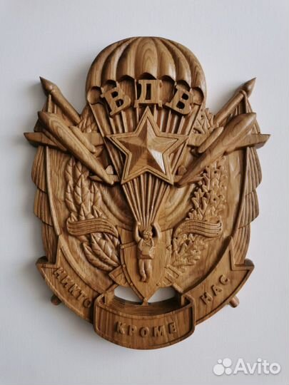 Эмблема из дерева