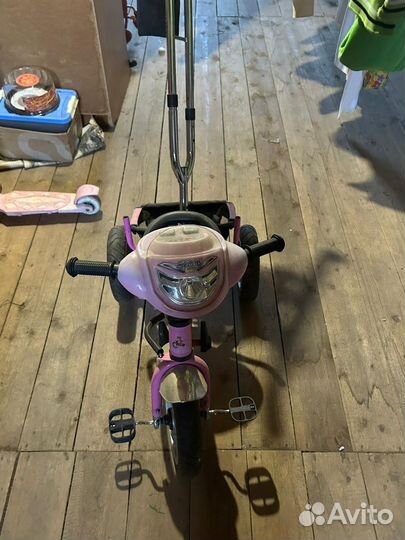 Детский велосипед с ручкой