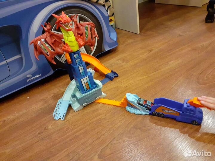 Трек гоночный Hot Wheels Dragon Blast