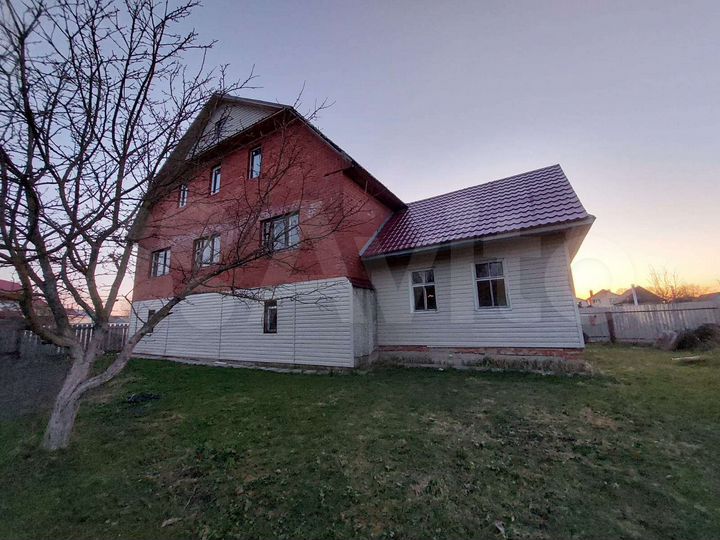 Дом 260 м² на участке 9 сот.