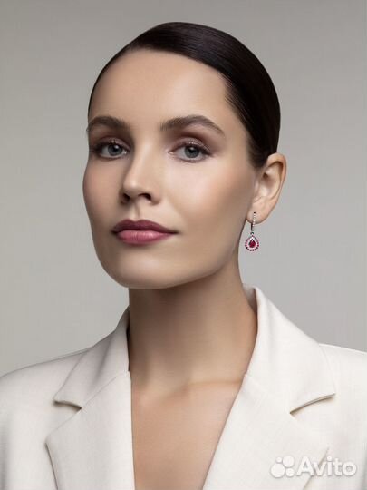 Золотые серьги с рубинами и бриллиантами