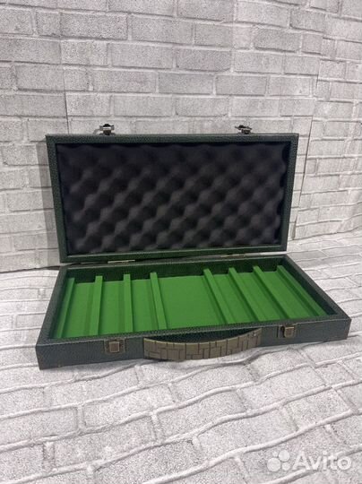 Кейс для фишек от покера на 300 штук